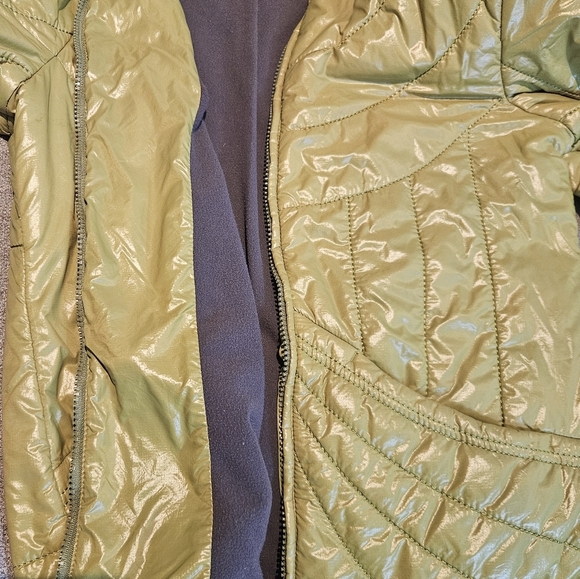 Athleta Fleece-Lined Puffer Jacket Chartreuse Green Women's size Medium - Picture 8 of 8